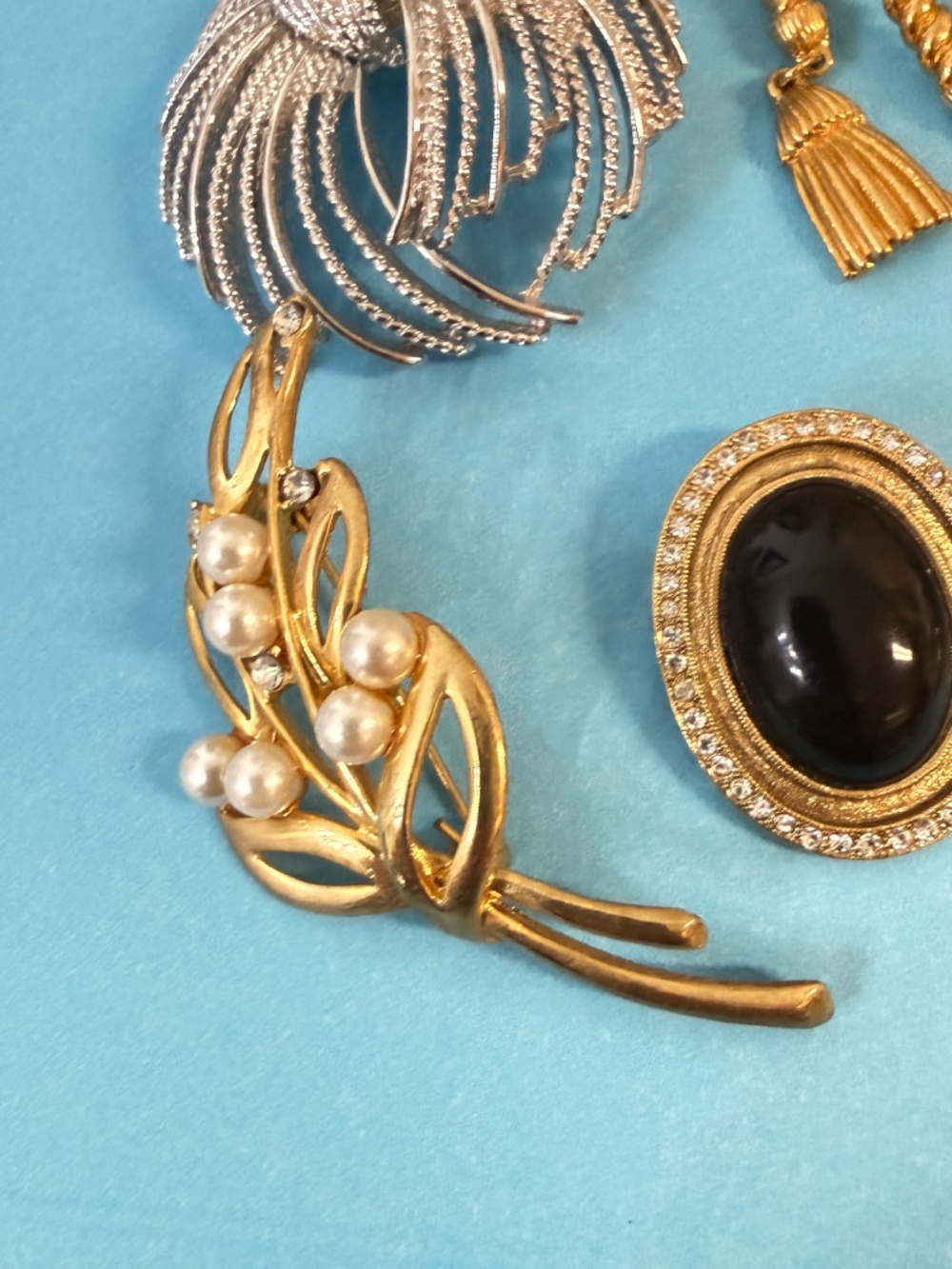 Brooch Bundle - Picture 5 of 7